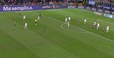 1676065858345056440.gif 1.gif